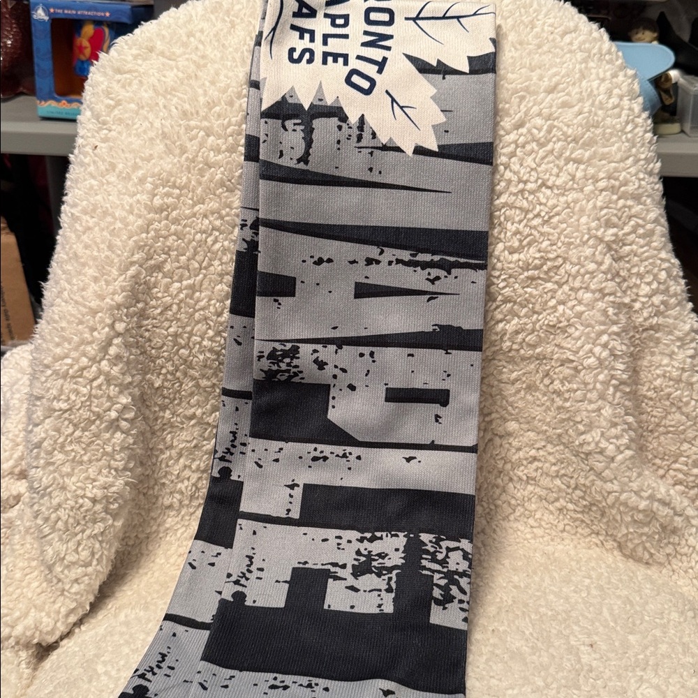 Toronto MapleLeafs NHL scarf - Picture 4 of 7